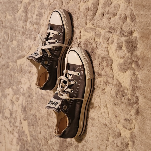 Converse Chuck Taylor All Star Low Tops - Picture 4 of 9